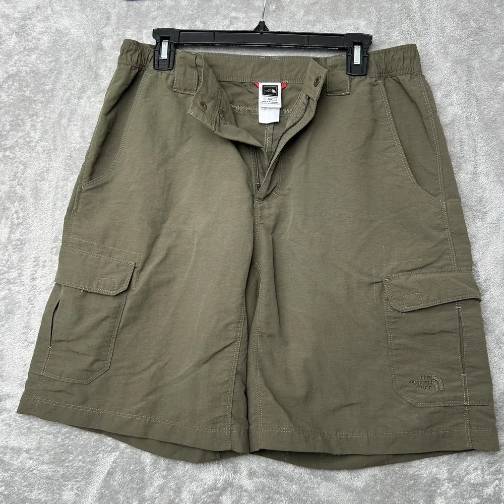 The North Face Mens Paramount Peak Nylon Cargo Shorts Mens Medium M Green Hiking